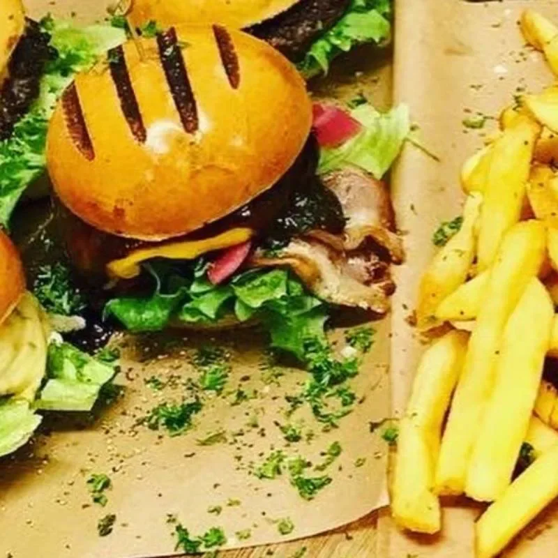 Helgpåsen – hamburgare och tillbehör från HUGO Finspång